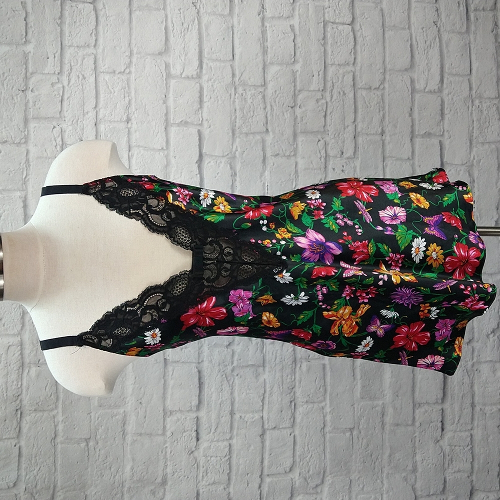 NWT Victoria's Secret Chemise, Sz M